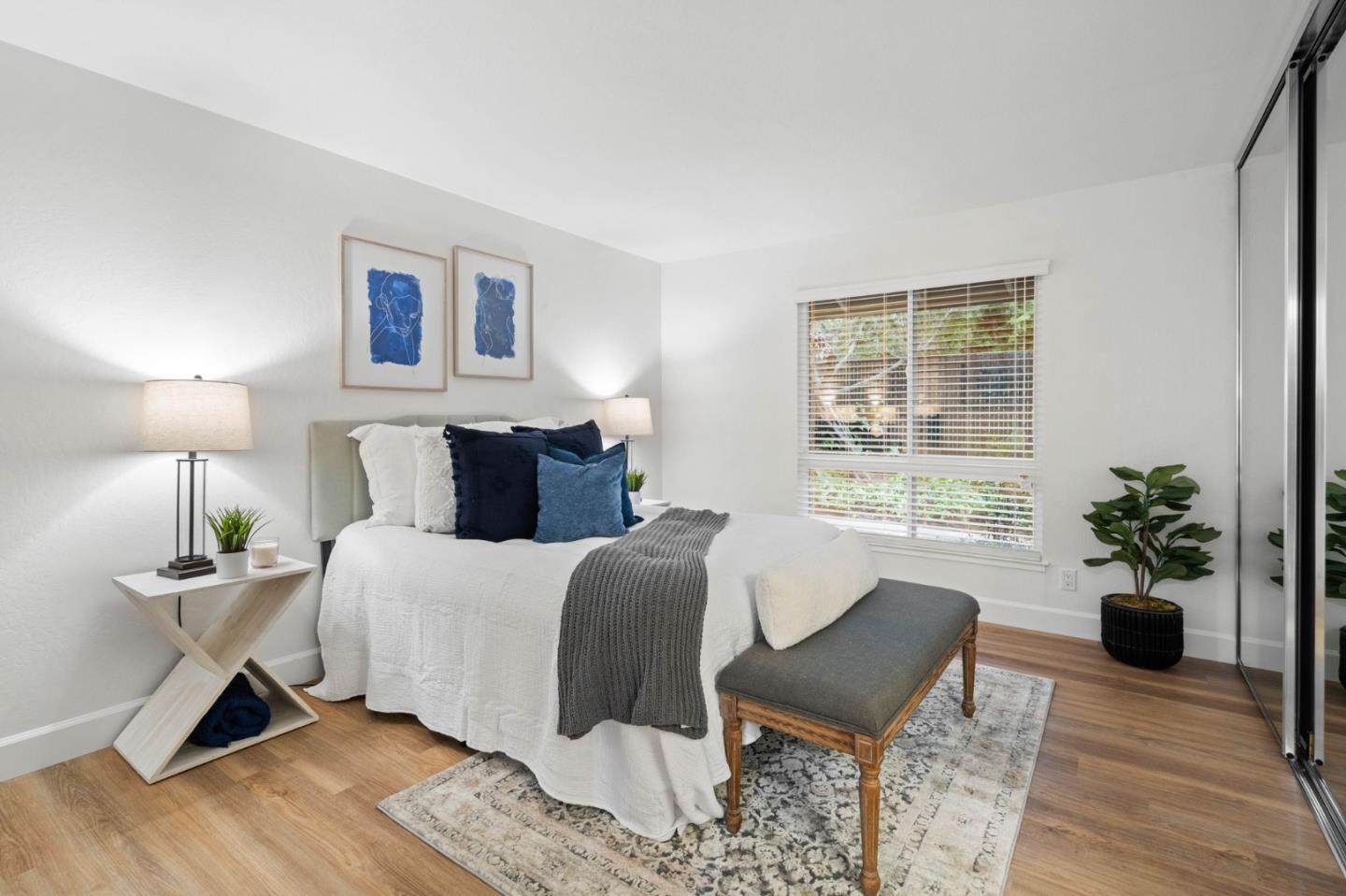 4942 Poplar TER