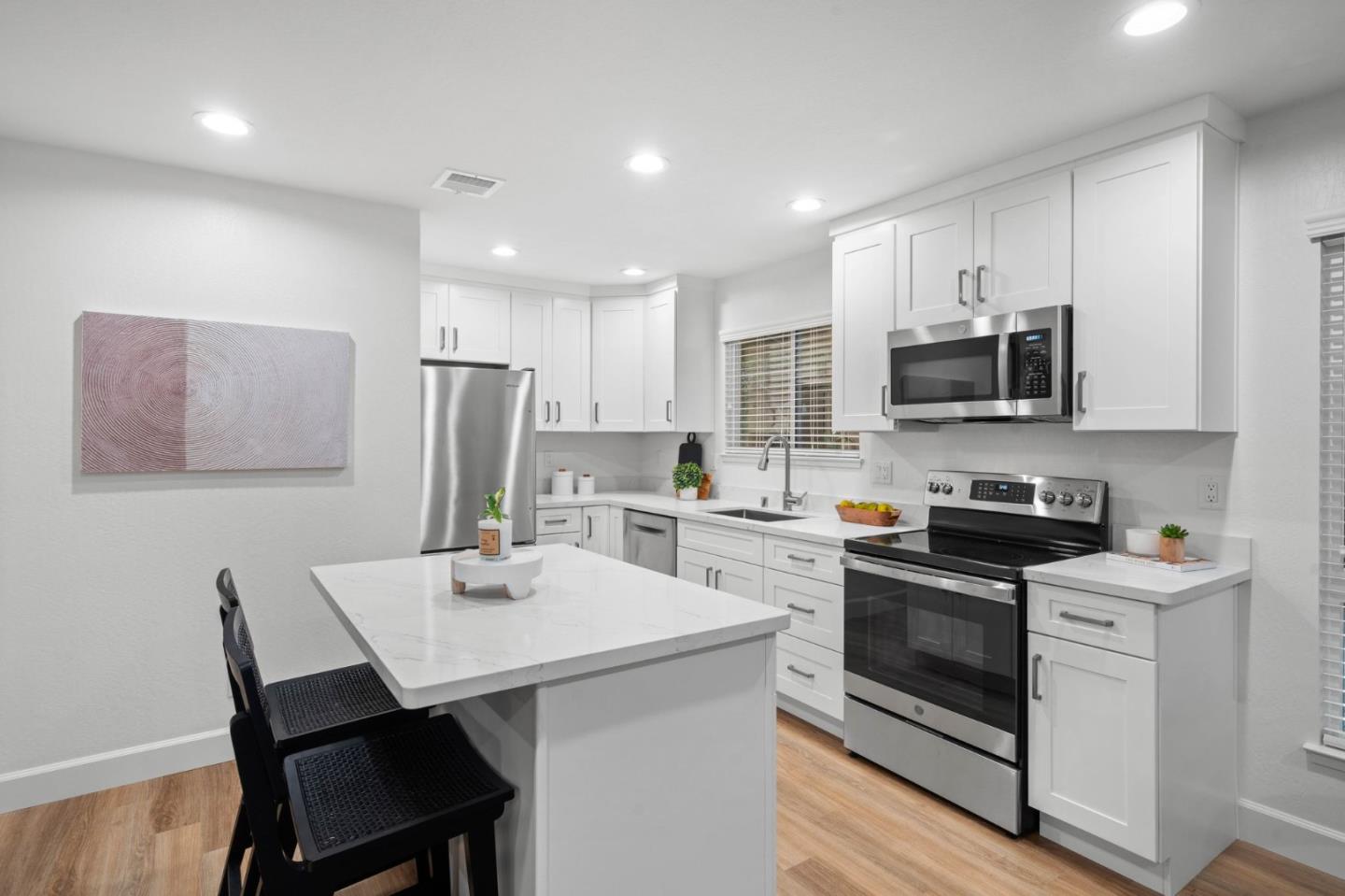 4942 Poplar TER