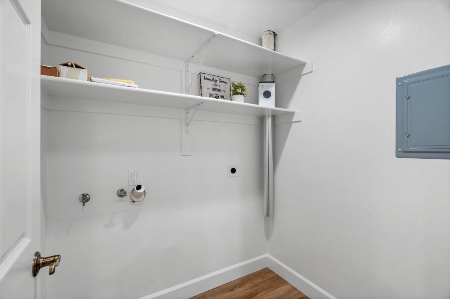 4942 Poplar TER