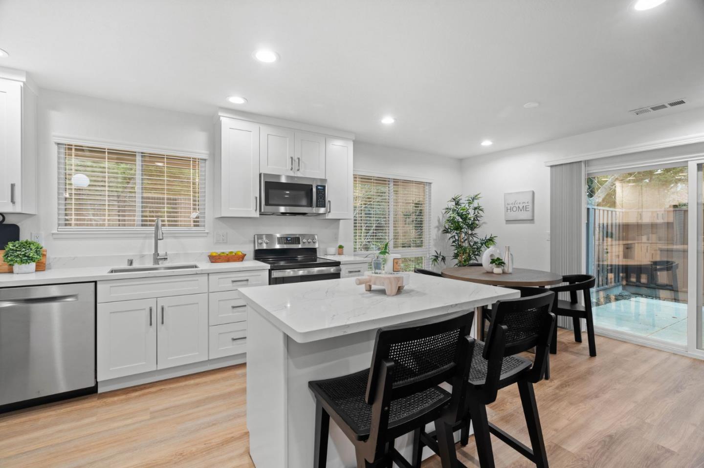 4942 Poplar TER