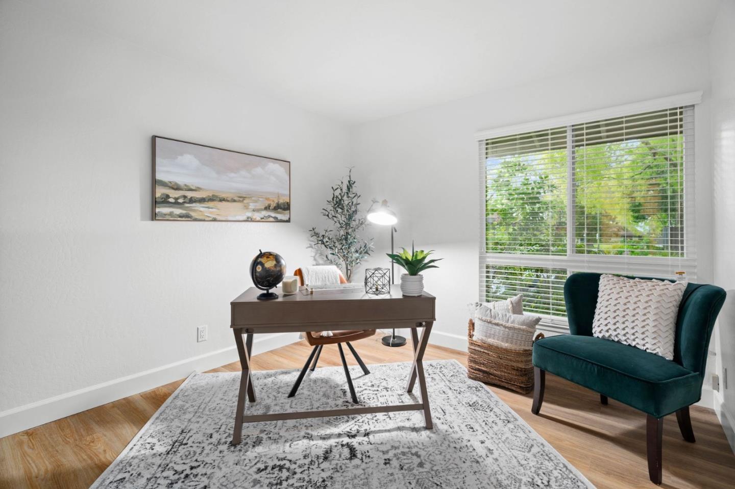 4942 Poplar TER