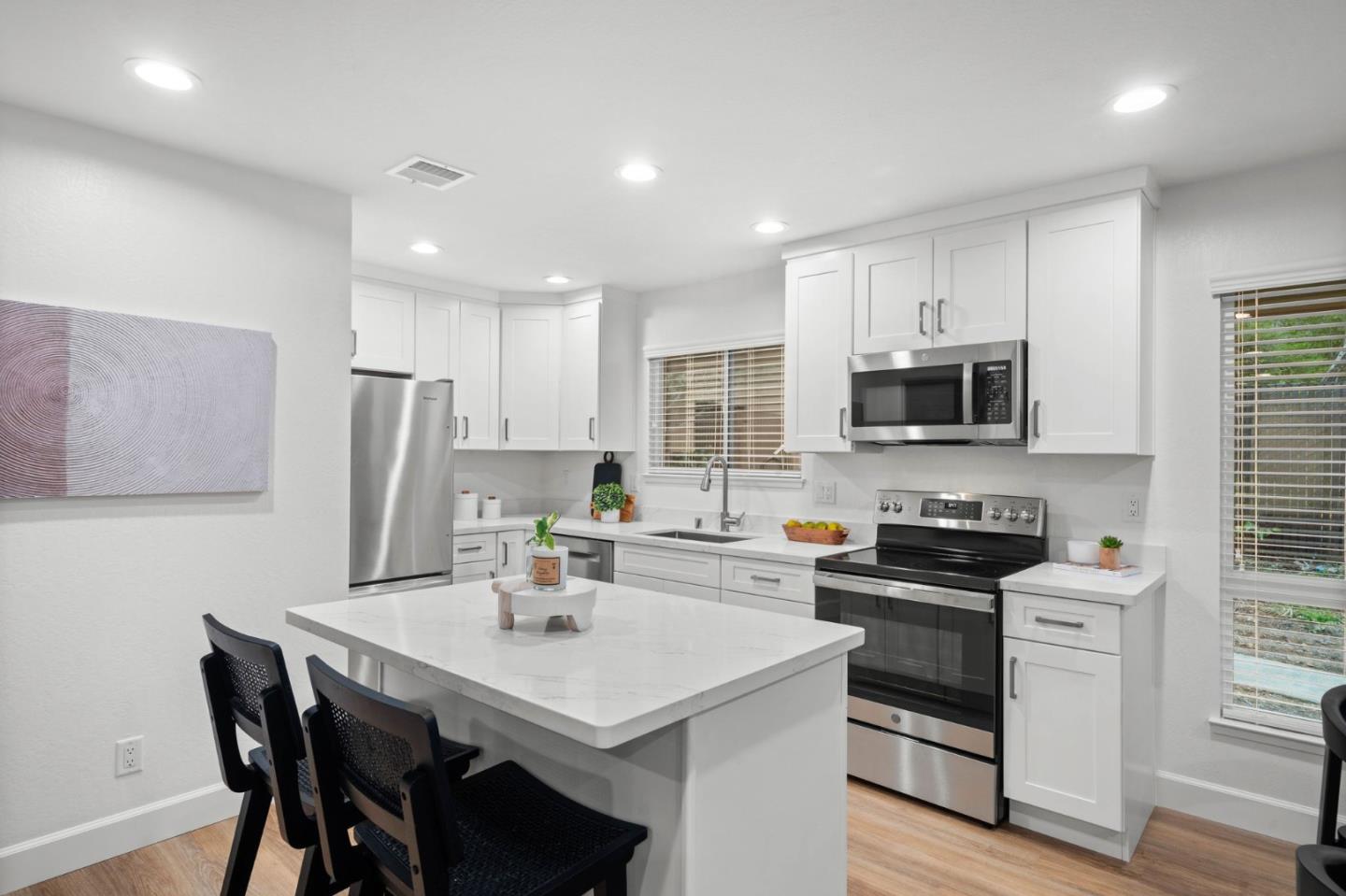 4942 Poplar TER