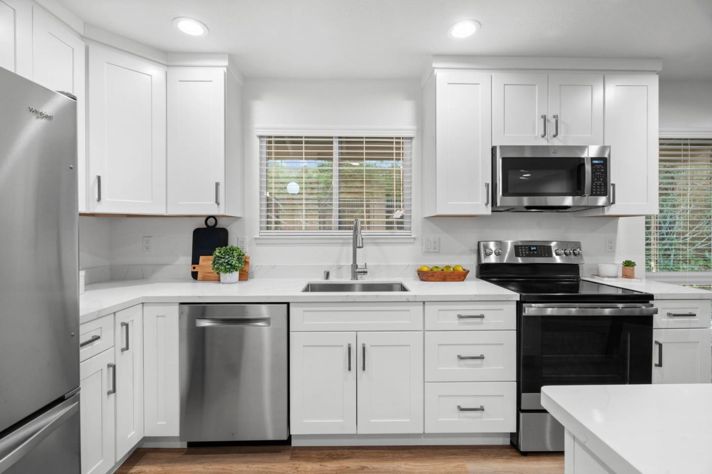 4942 Poplar TER