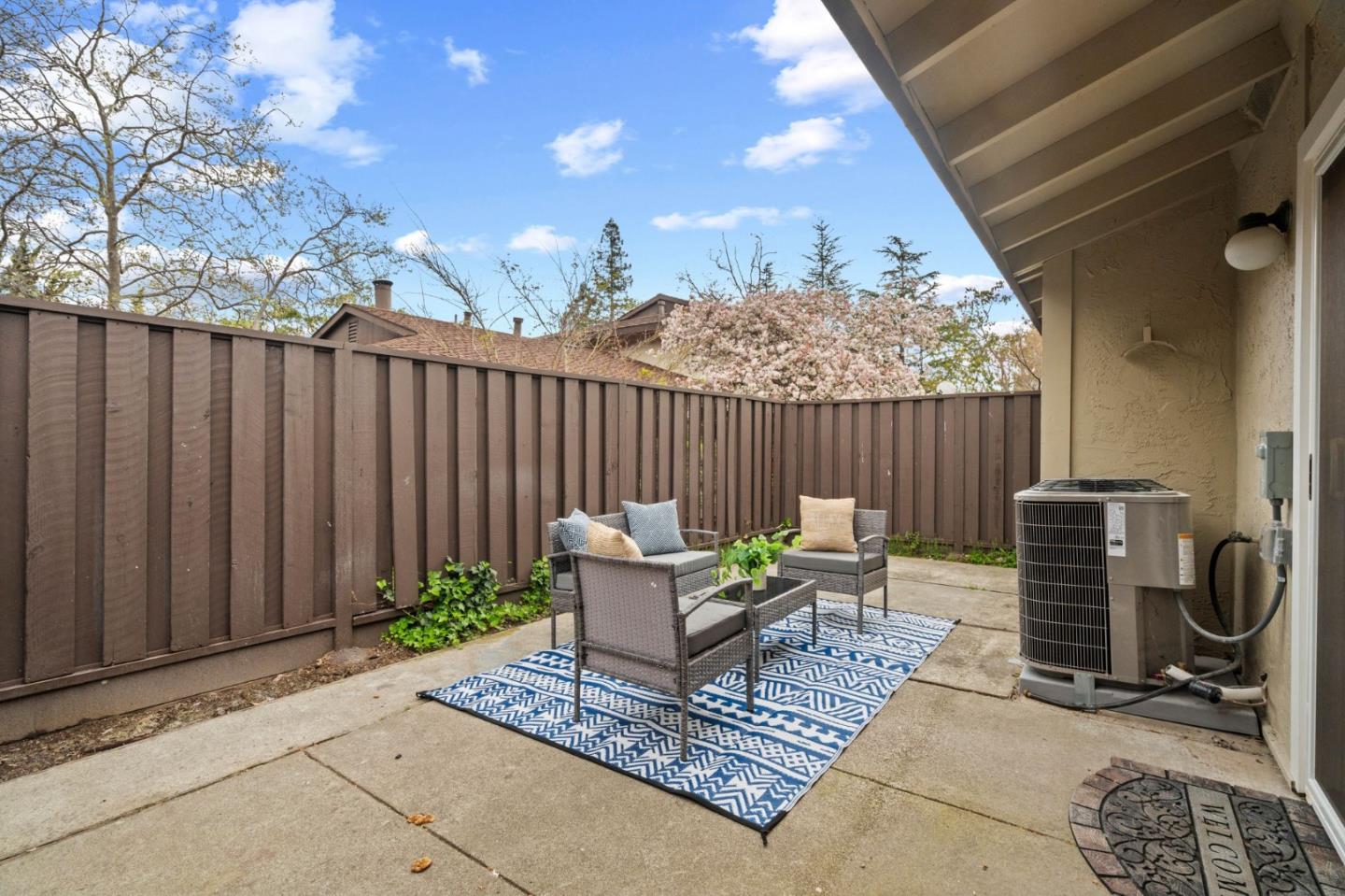 4942 Poplar TER