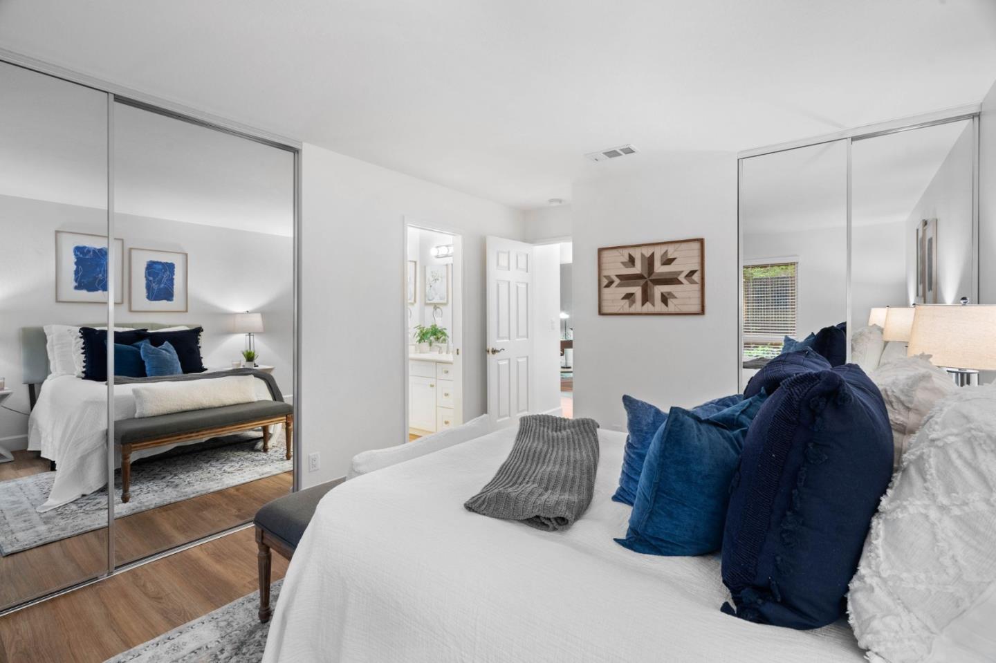 4942 Poplar TER