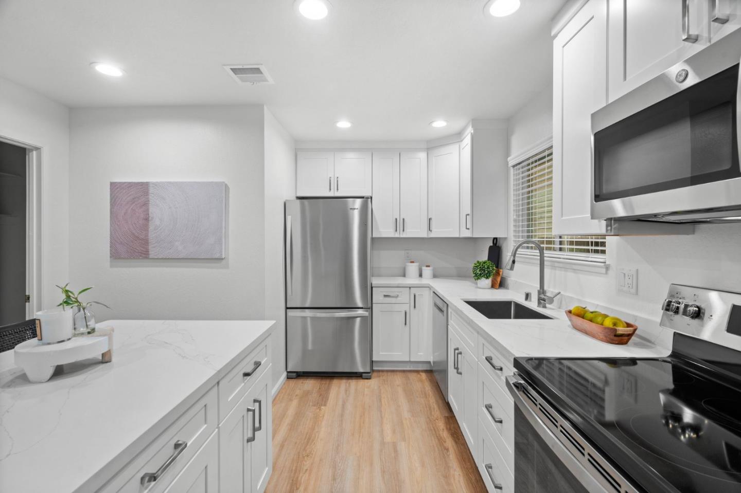 4942 Poplar TER
