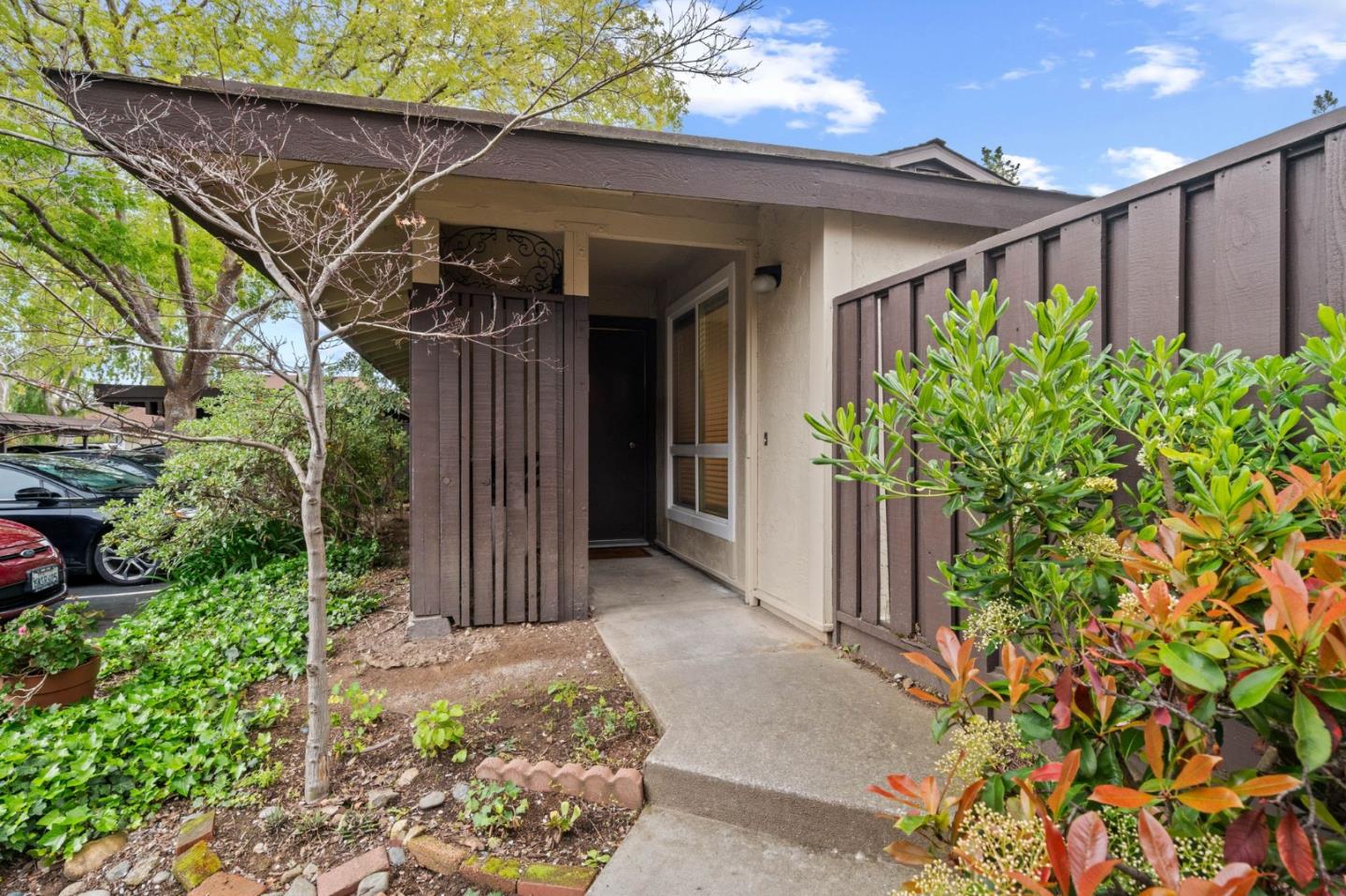 4942 Poplar TER