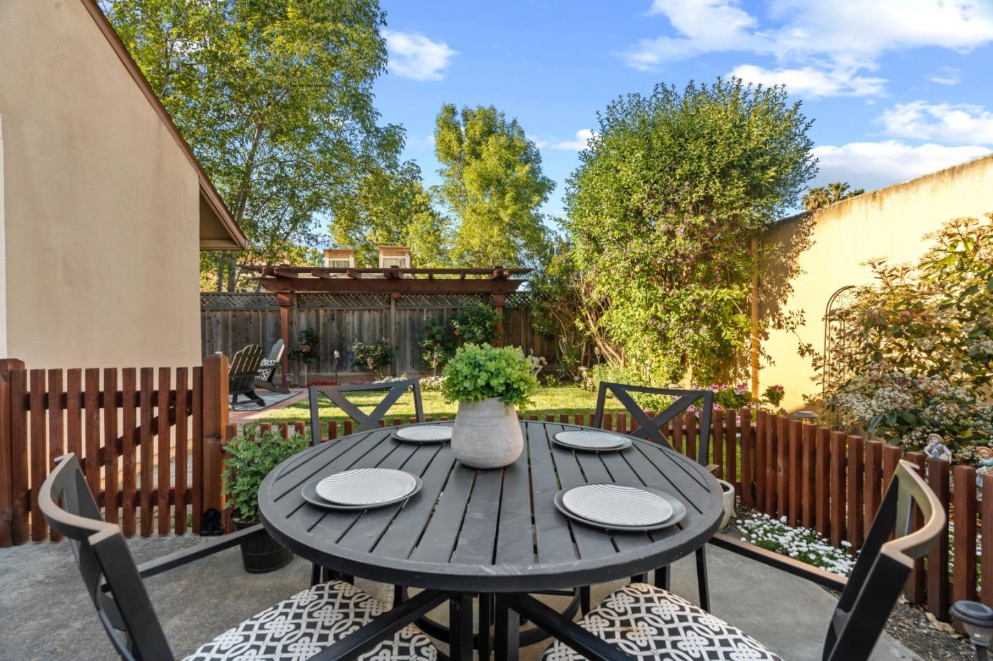 535 Cassatt WAY