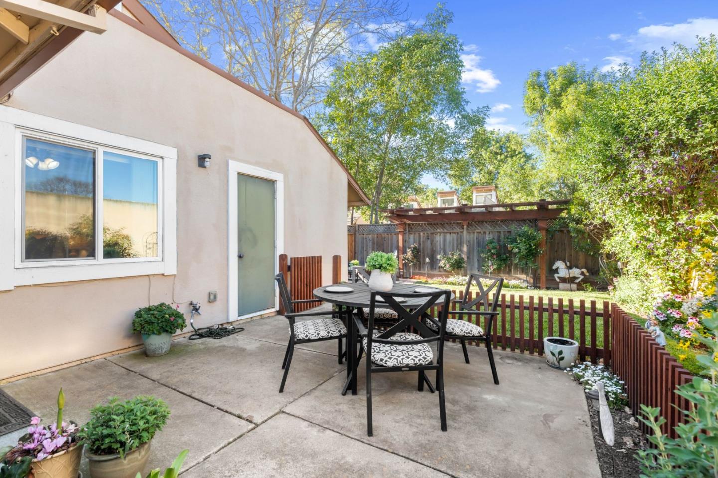 535 Cassatt WAY