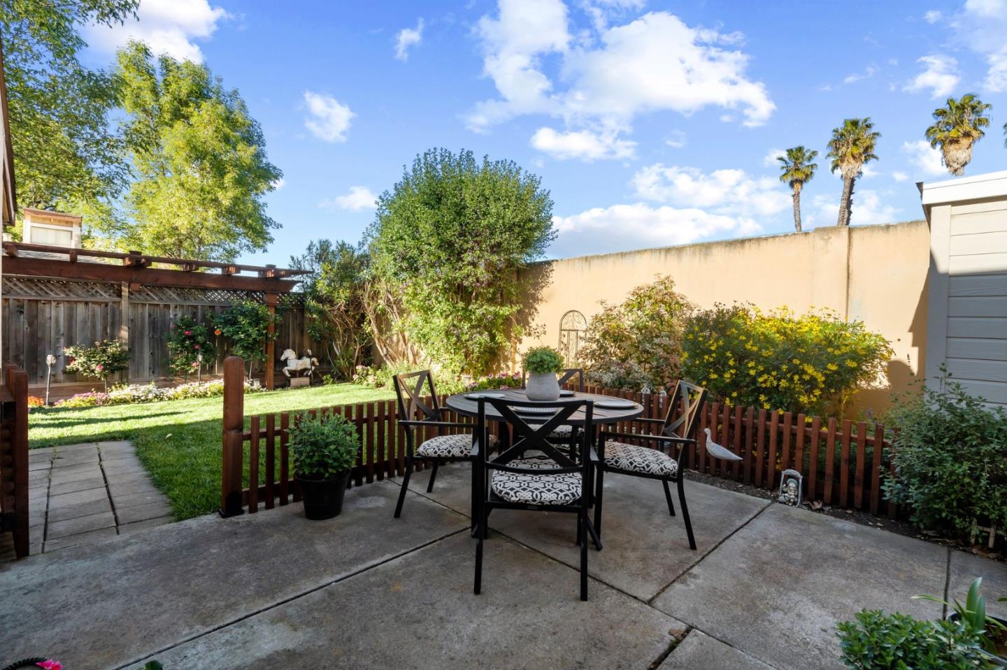535 Cassatt WAY