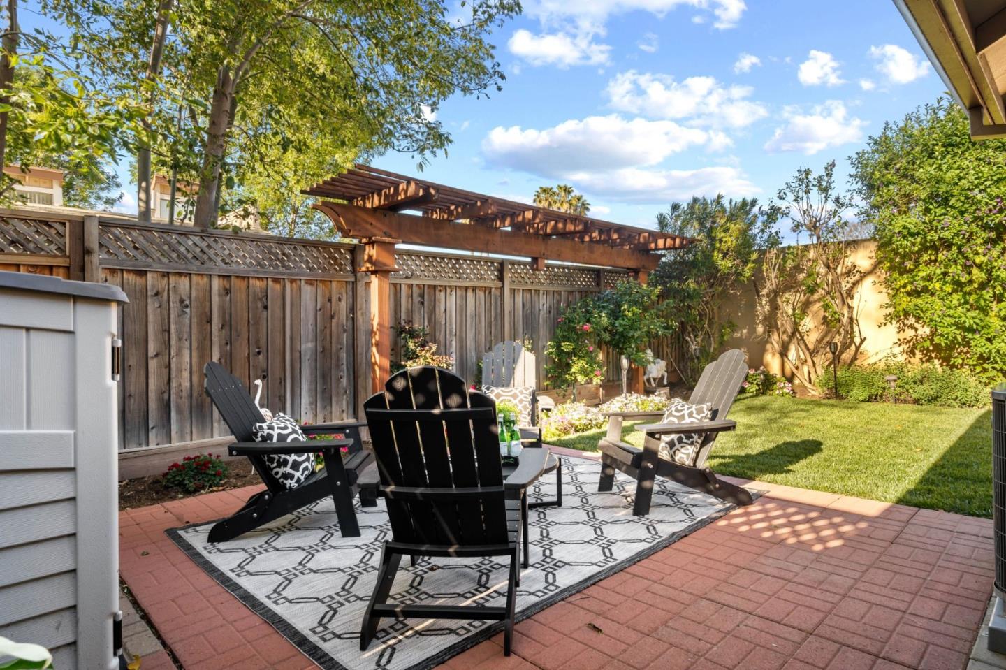 535 Cassatt WAY