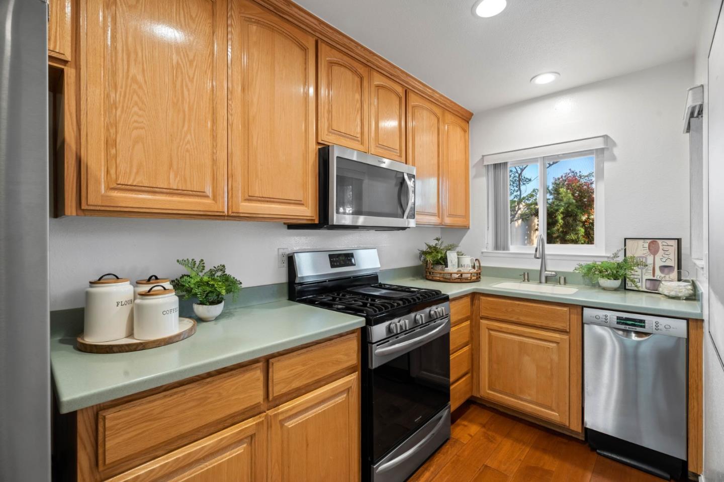 535 Cassatt WAY