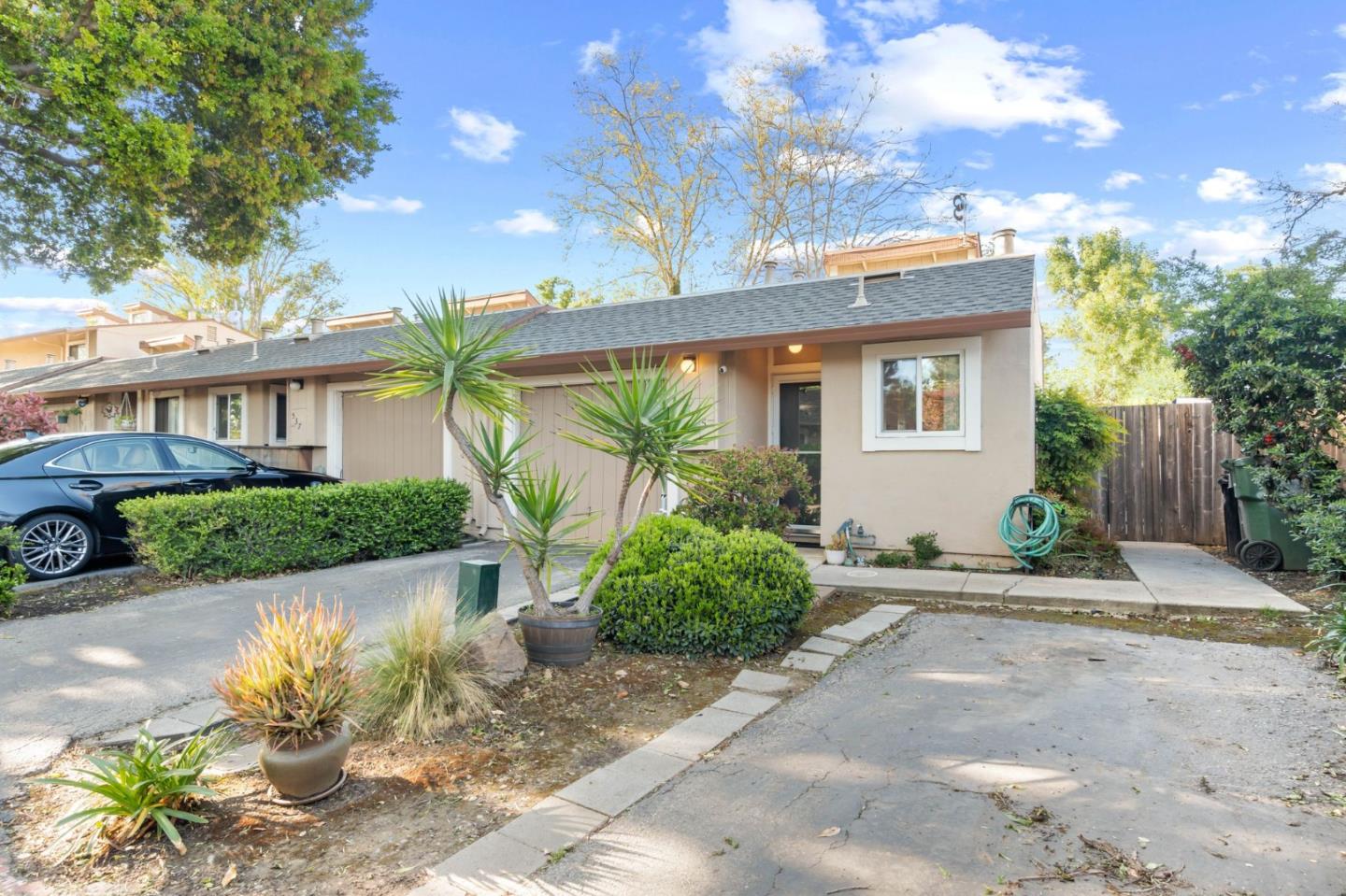 535 Cassatt WAY