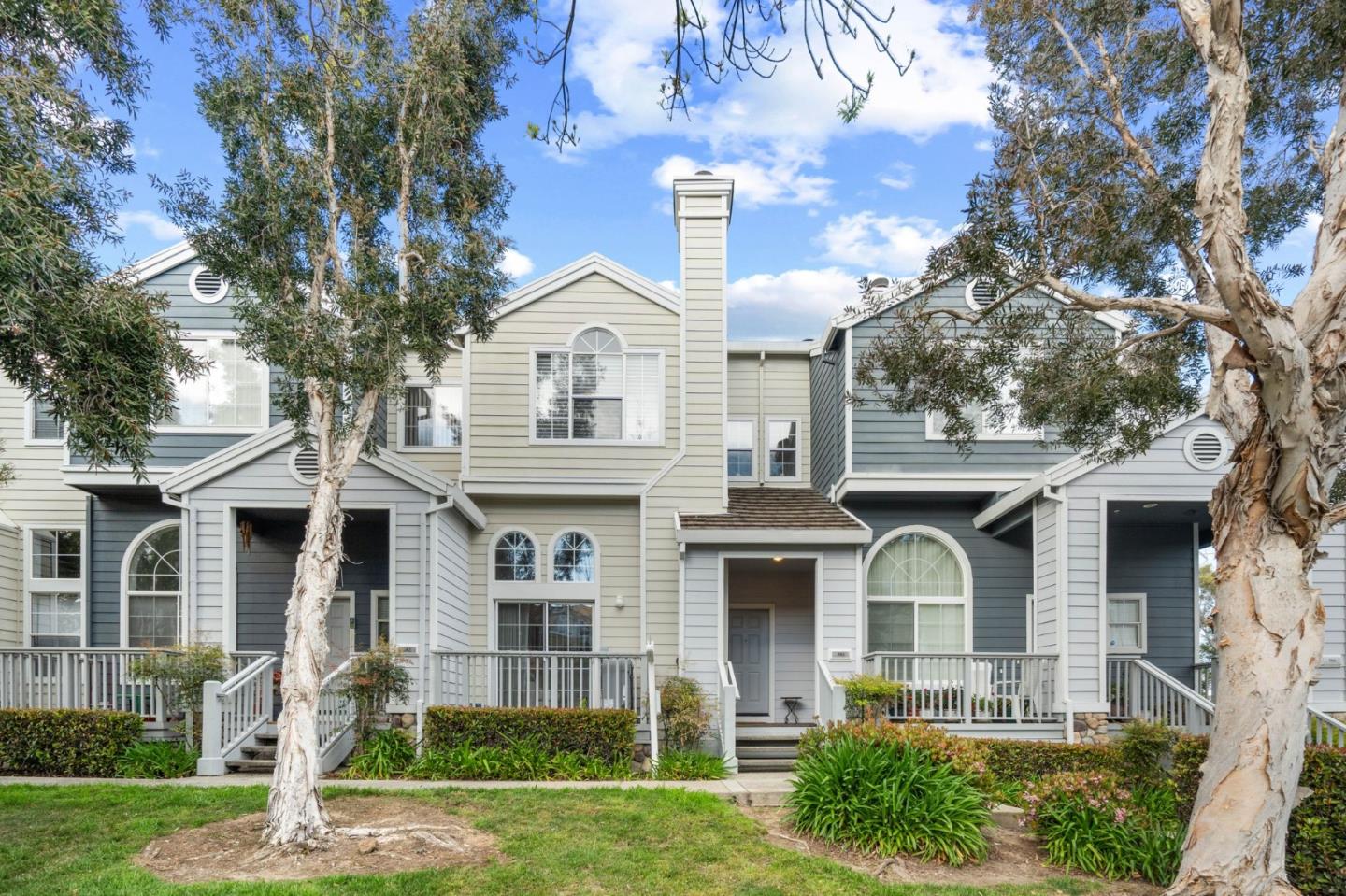 384 Genoa DR
