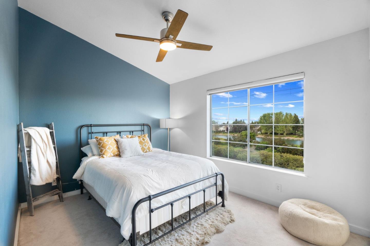 384 Genoa DR
