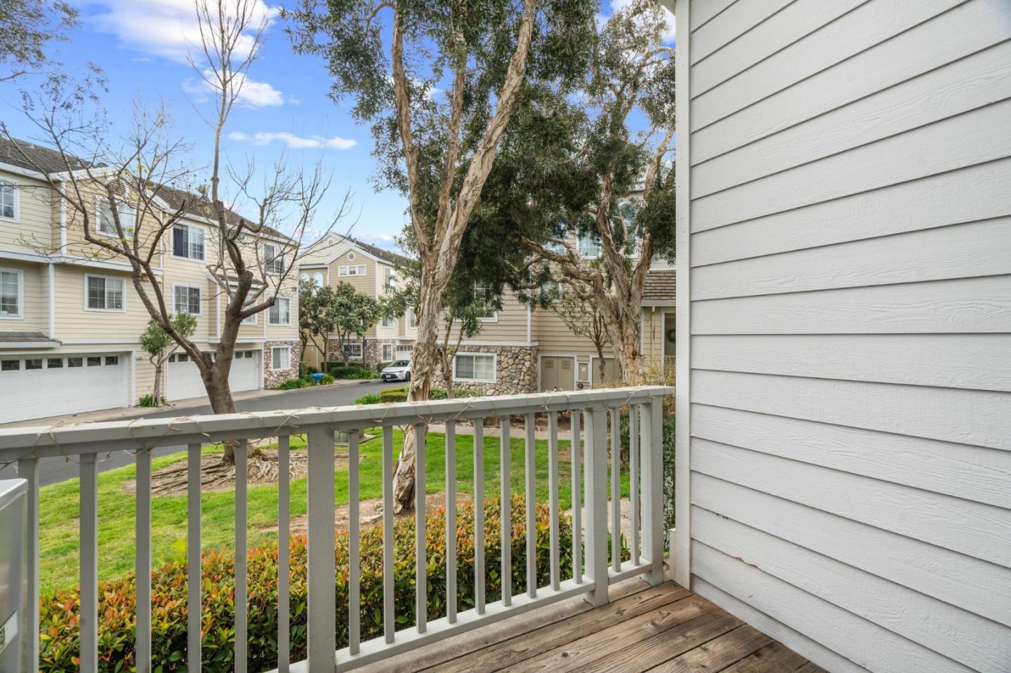 384 Genoa DR