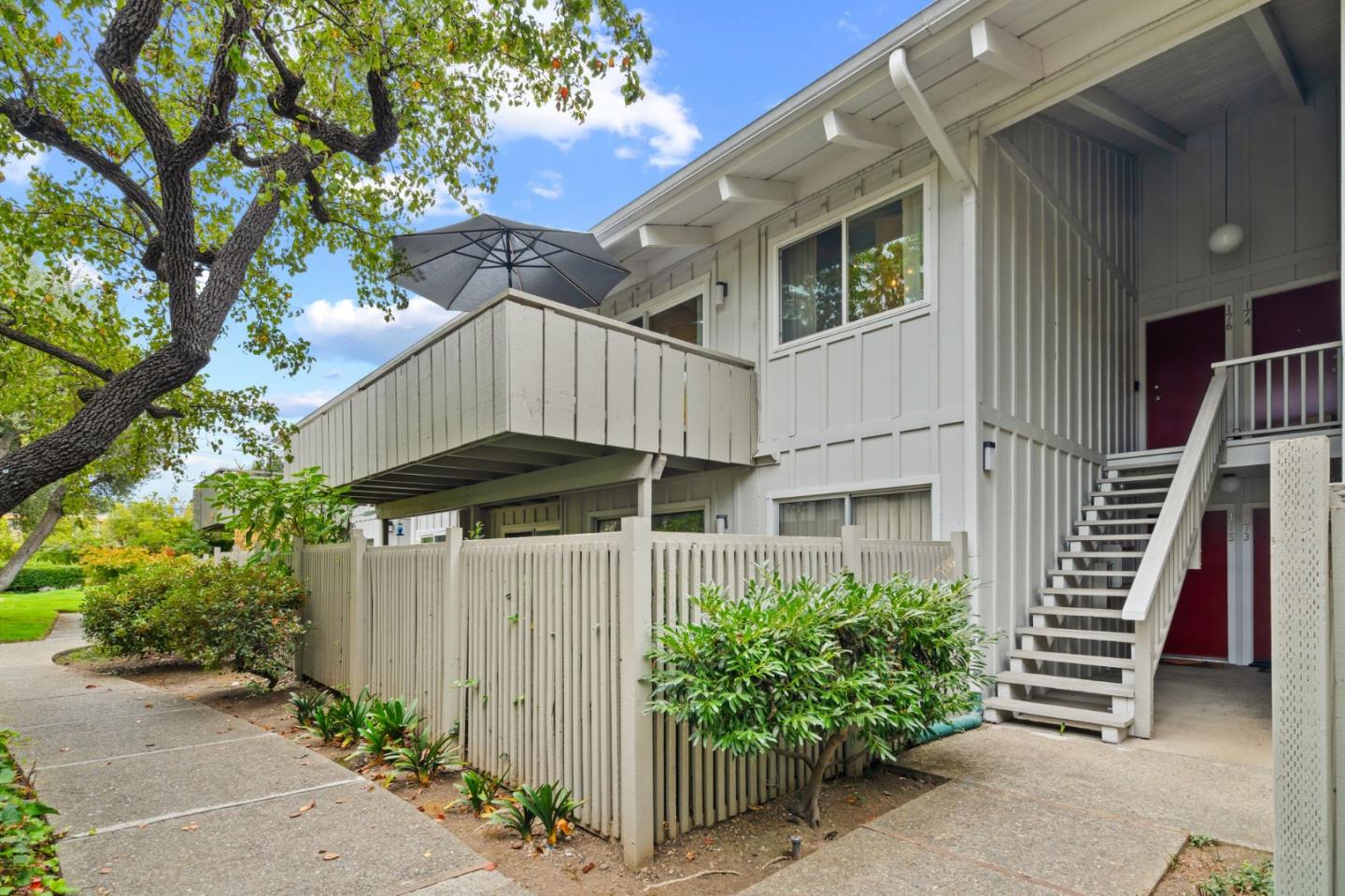 255 South Rengstorff Avenue 176