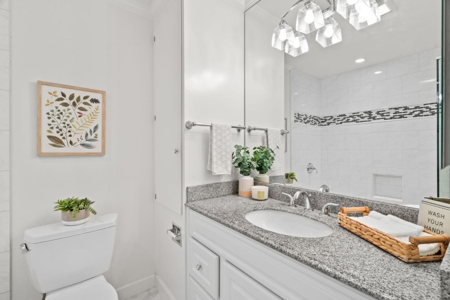 255 South Rengstorff Avenue 176