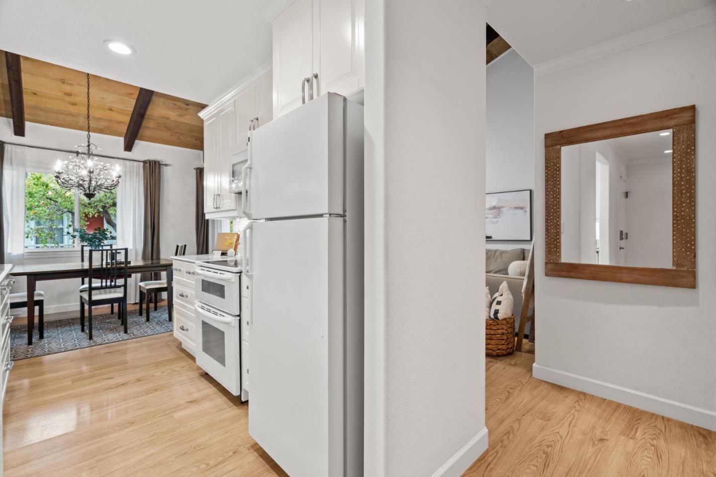 255 South Rengstorff Avenue 176