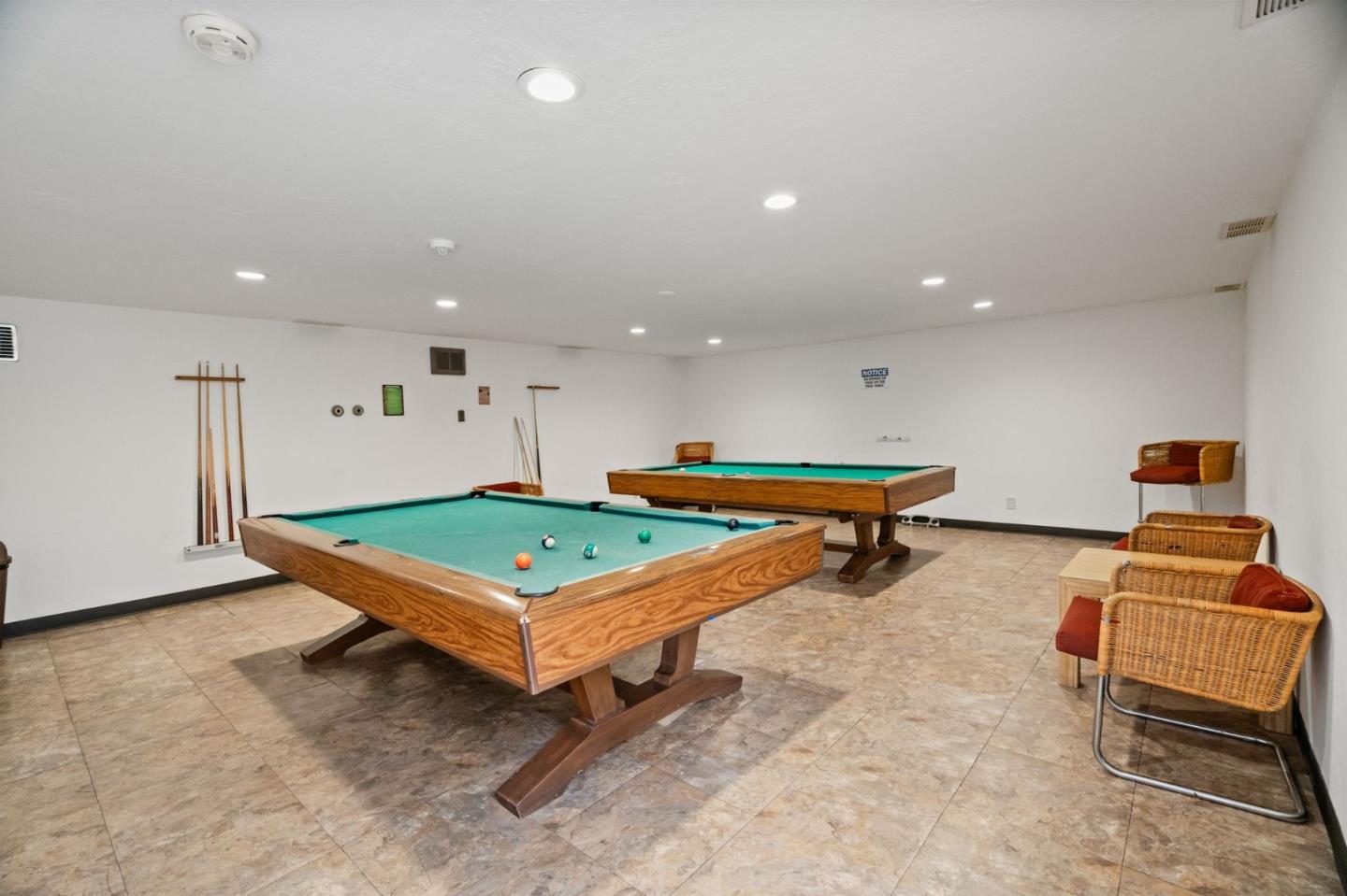 255 South Rengstorff Avenue 176