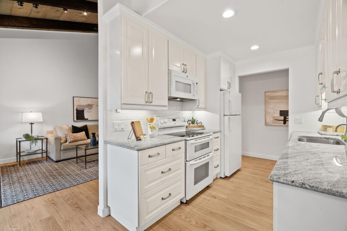 255 South Rengstorff Avenue 176