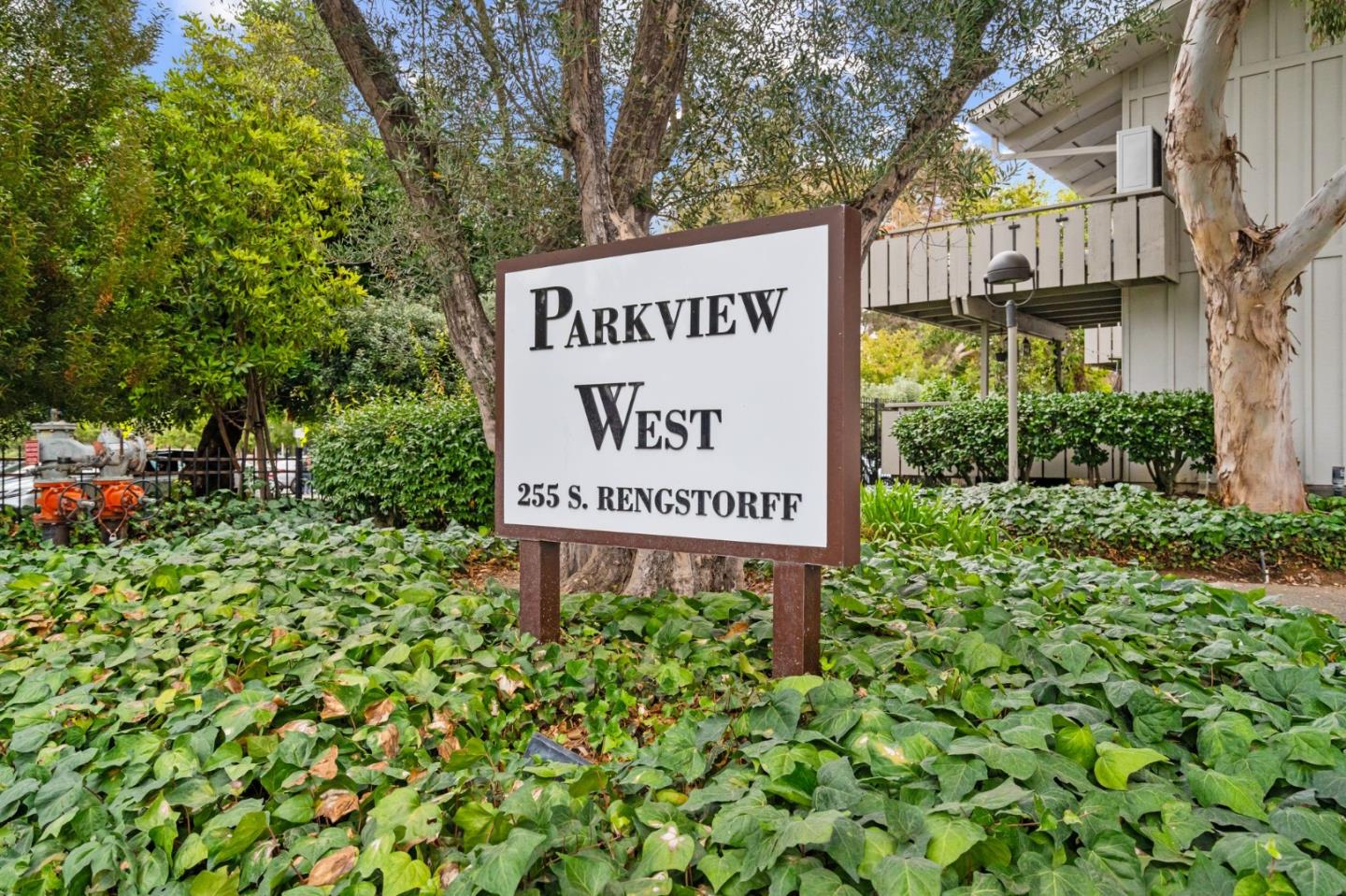 255 South Rengstorff Avenue 176