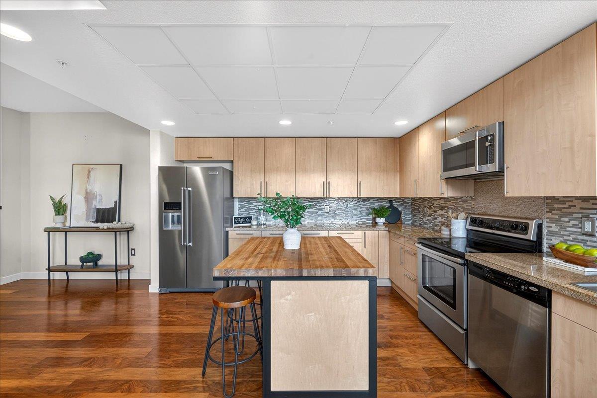 88 Bush Street 3134
