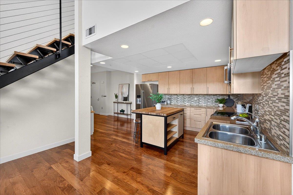 88 Bush Street 3134