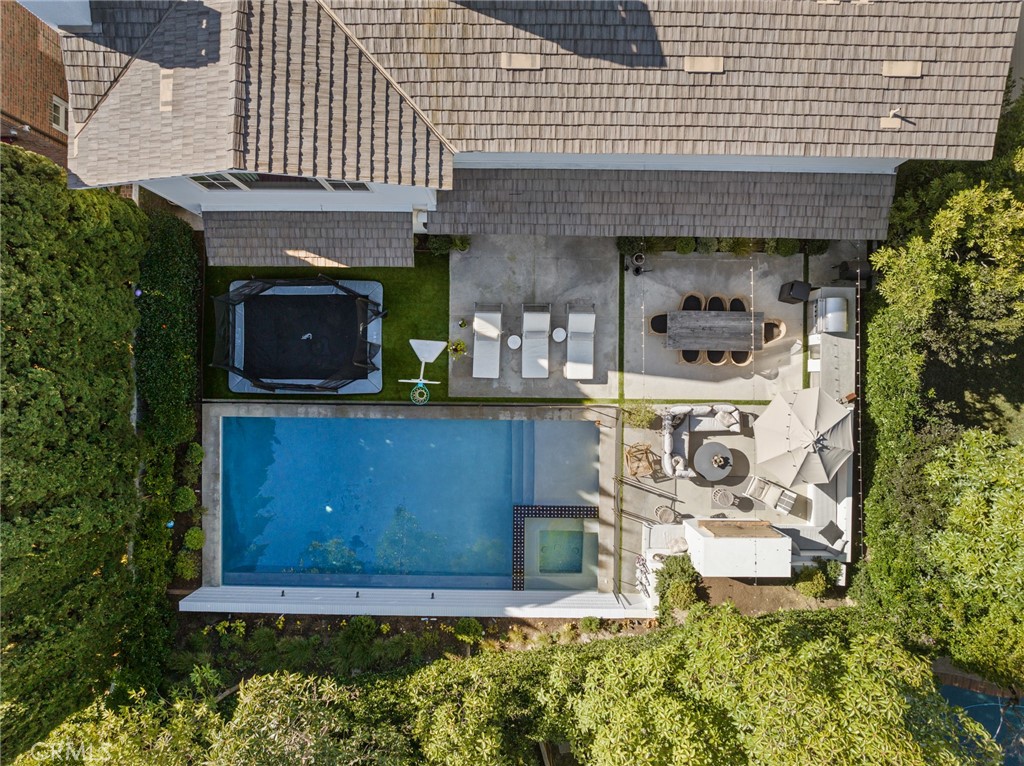 1718 Newport Hills Drive W