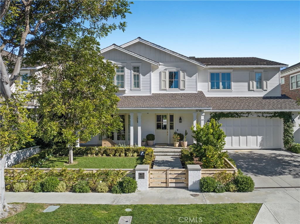 1718 Newport Hills Drive W