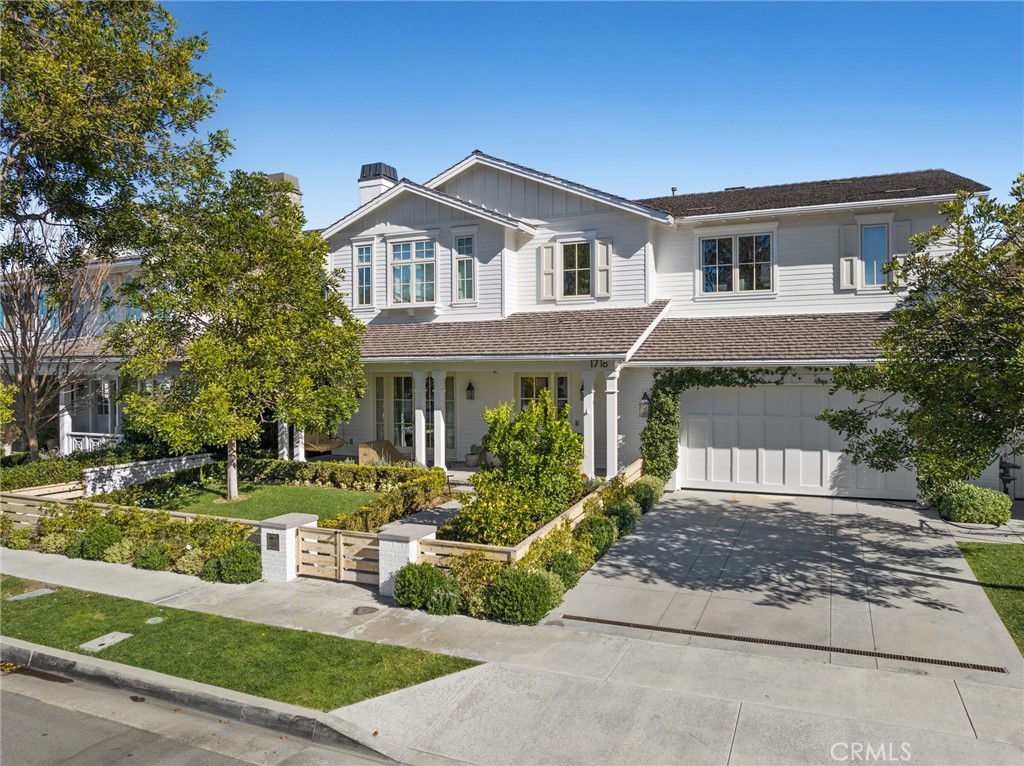 1718 Newport Hills Drive W