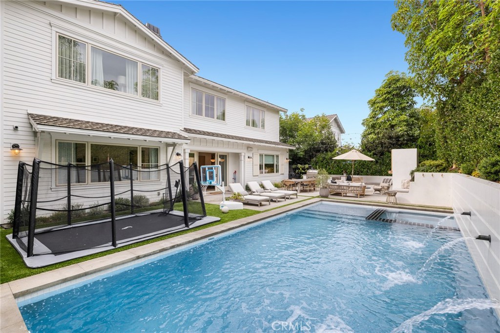 1718 Newport Hills Drive W