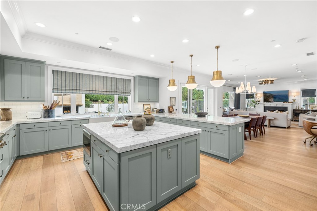 1718 Newport Hills Drive W