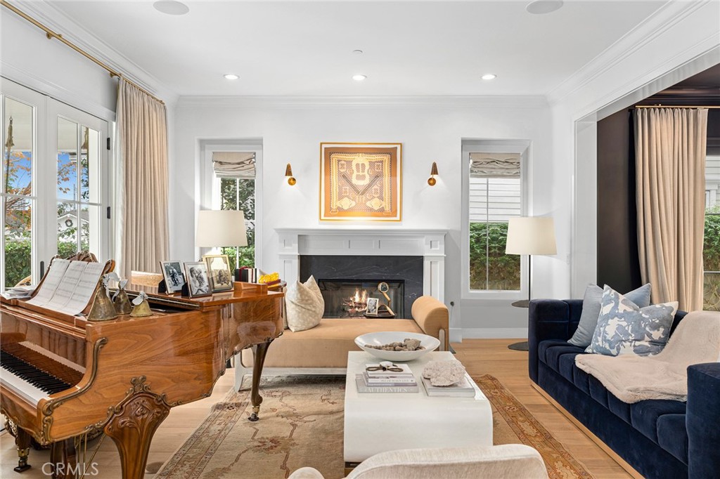 1718 Newport Hills Drive W