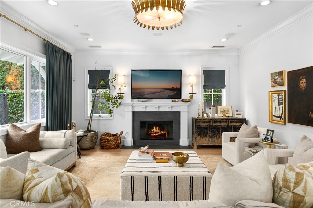 1718 Newport Hills Drive W