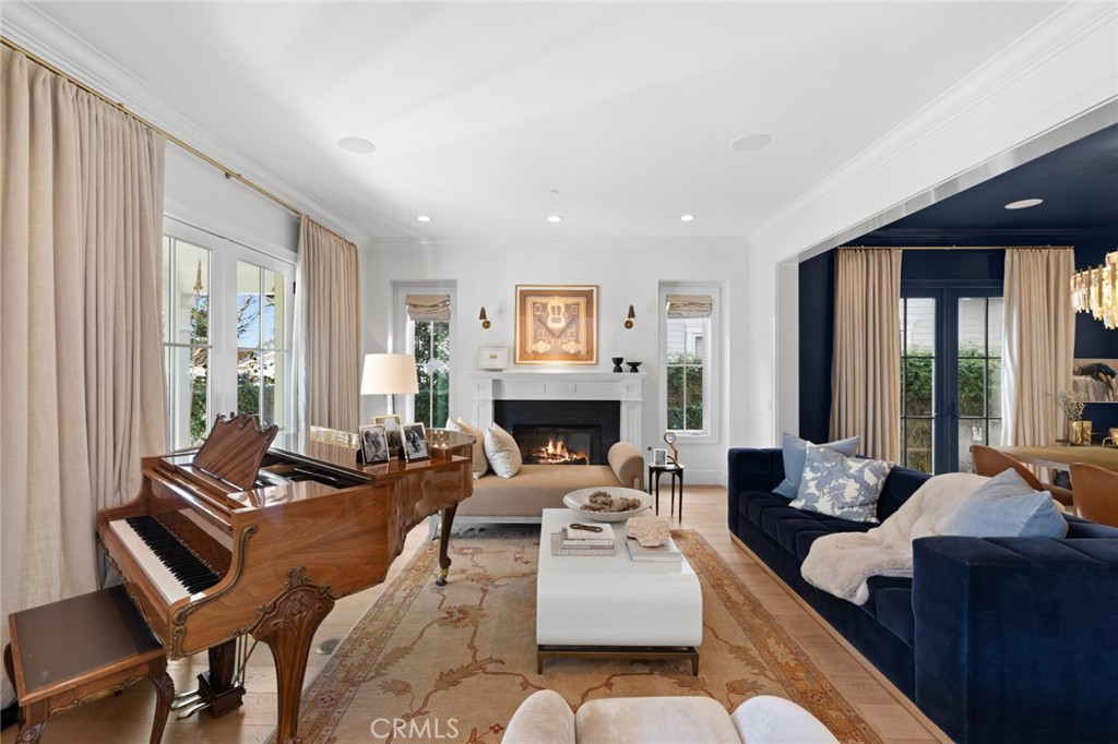 1718 Newport Hills Drive W