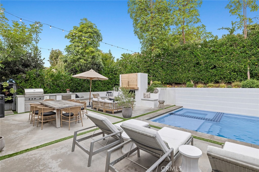 1718 Newport Hills Drive W