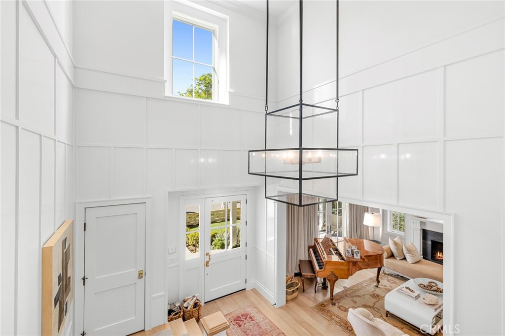 1718 Newport Hills Drive W