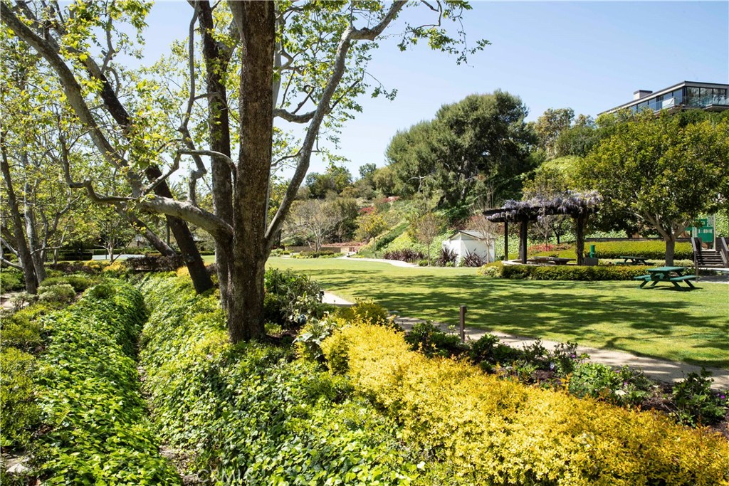 13 Emerald Bay