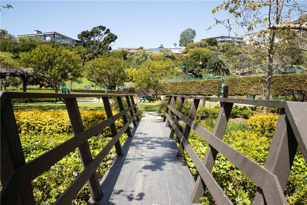 13 Emerald Bay