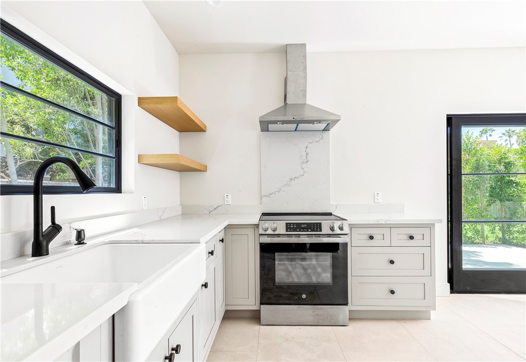 936 Orlando Avenue N