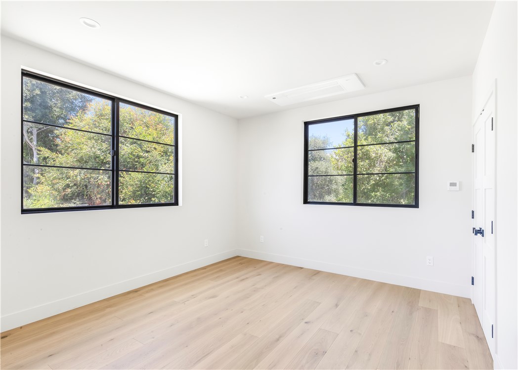 936 Orlando Avenue N