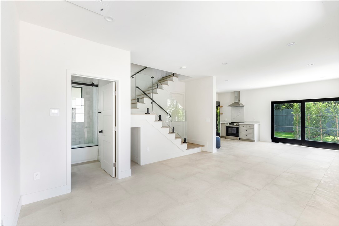 936 Orlando Avenue N