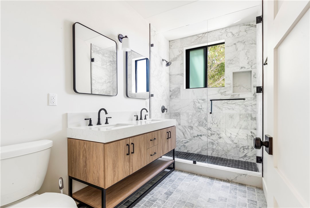 936 Orlando Avenue N