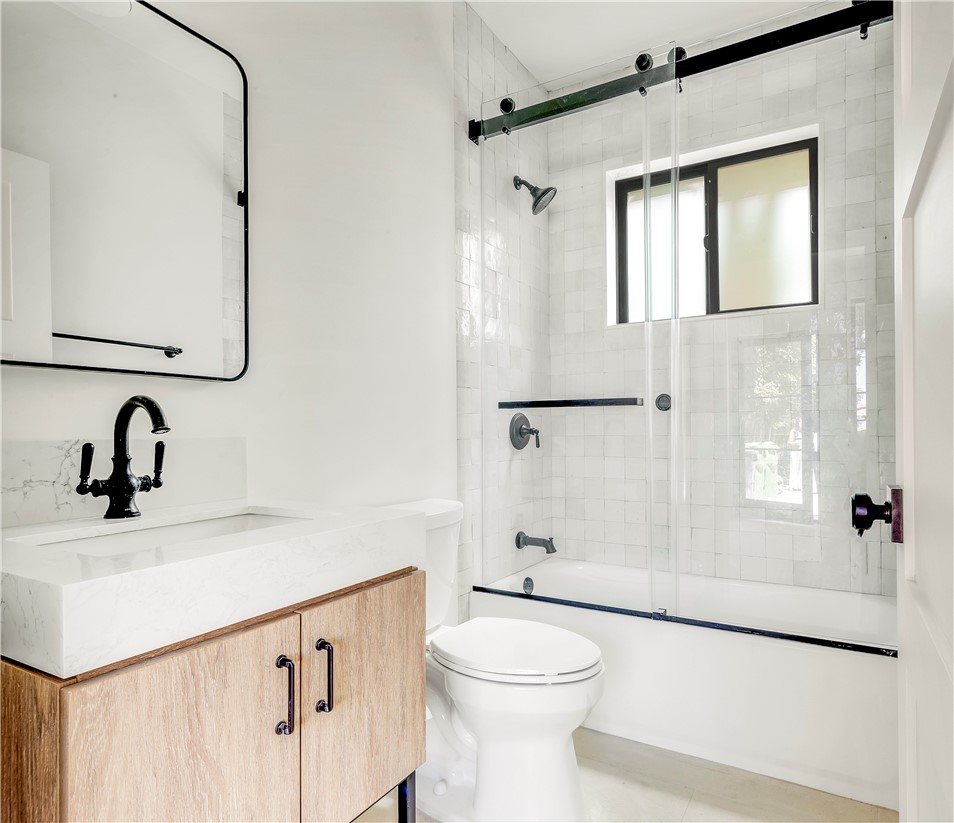 936 Orlando Avenue N