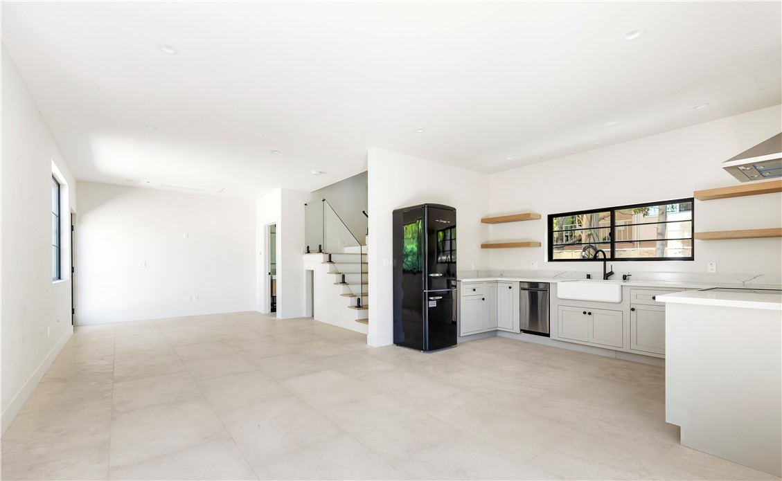 936 Orlando Avenue N