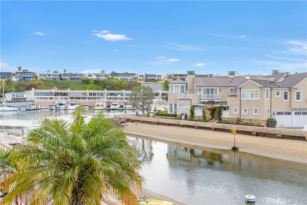 325 Grand Canal
