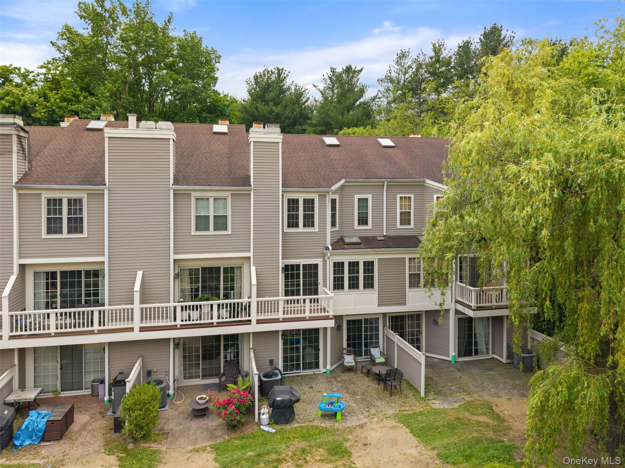 611 Pondside Drive