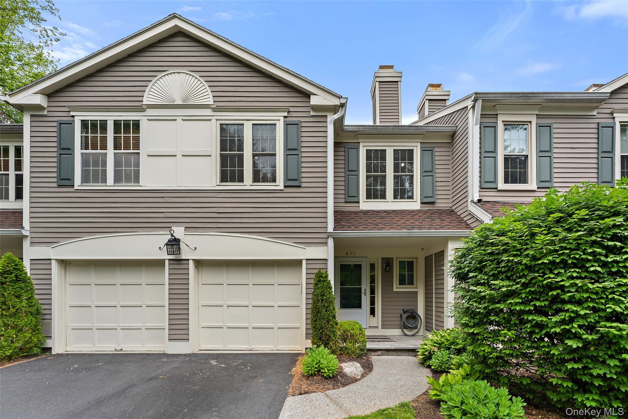 611 Pondside Drive