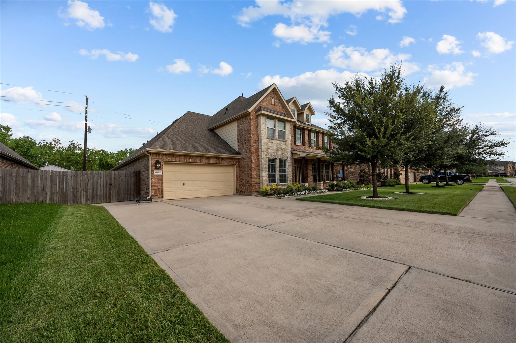 11915 Obsidian Lane